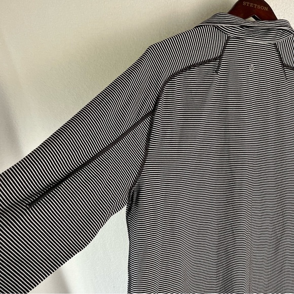 Lululemon Surge Warm Half Zip Mens Large Mini Pop Black White Stripe Tech Shirt - Picture 13 of 16